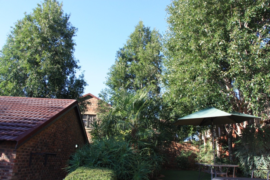 5 Bedroom Property for Sale in Langenhovenpark Free State